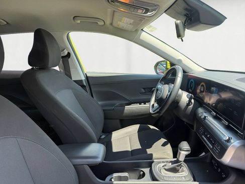 Certified 2025 Hyundai Kona SEL AWD/4WD image 16
