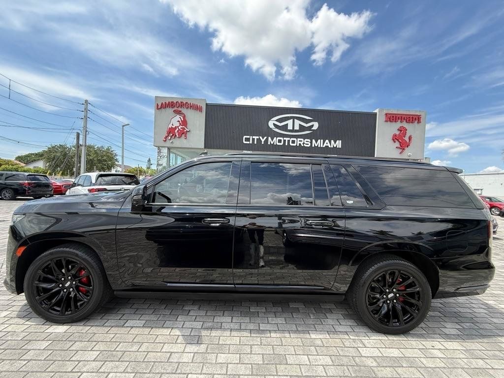 Used 2022 Cadillac Escalade ESV Sport w/ Touring Package AWD/4WD image 4