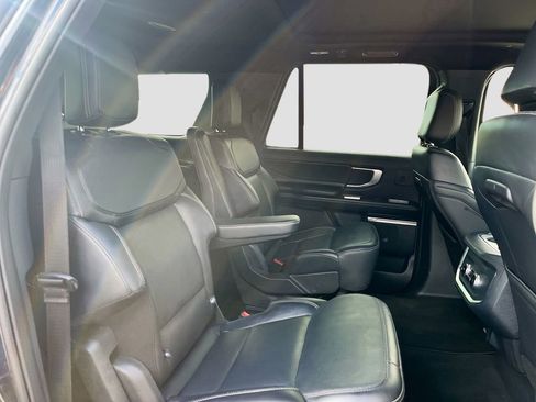 Used 2025 Ford Expedition Max Platinum w/ Stealth Performance Package AWD/4WD image 30