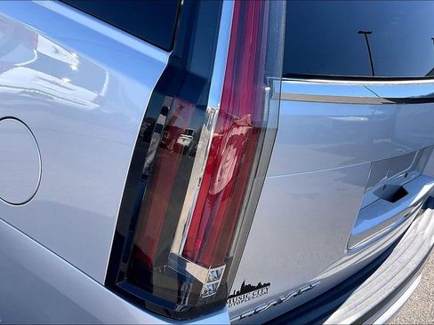 Used 2019 Cadillac Escalade Luxury image 25