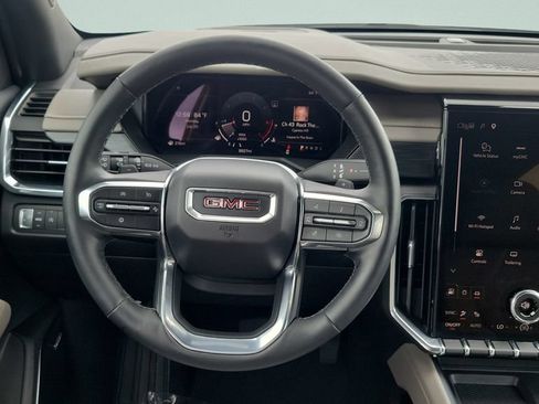 Used 2025 GMC Acadia Elevation w/ Elevation Premium Package FWD image 12