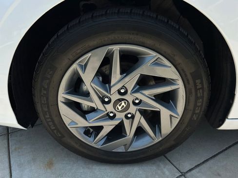 Used 2024 Hyundai Elantra SEL FWD image 23
