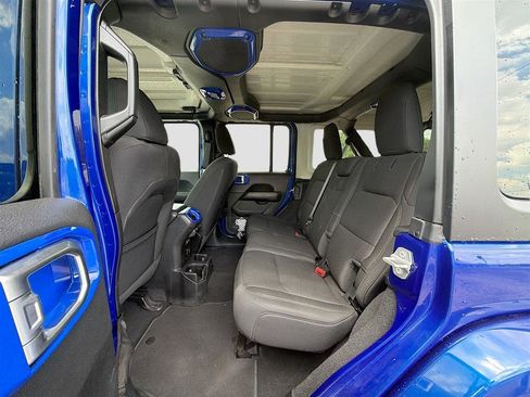 Used 2020 Jeep Wrangler Unlimited Sahara image 25