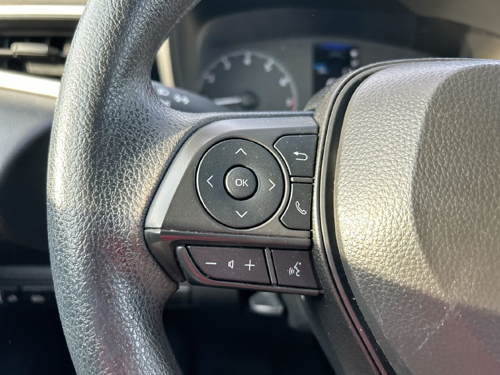 Used 2025 Toyota Corolla LE FWD image 15