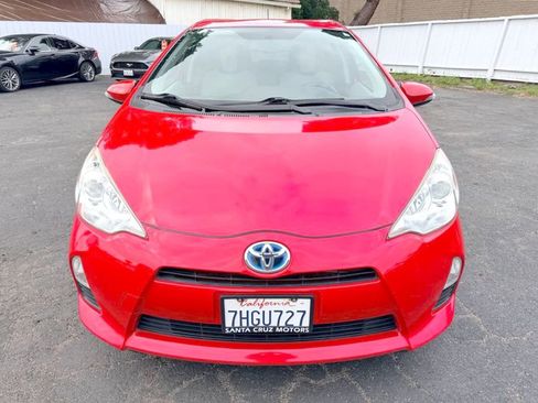 Used 2014 Toyota Prius C Two image 2