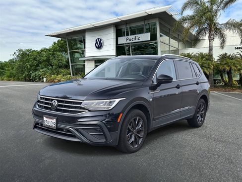 Certified 2022 Volkswagen Tiguan SE w/ Panoramic Sunroof Package image 1