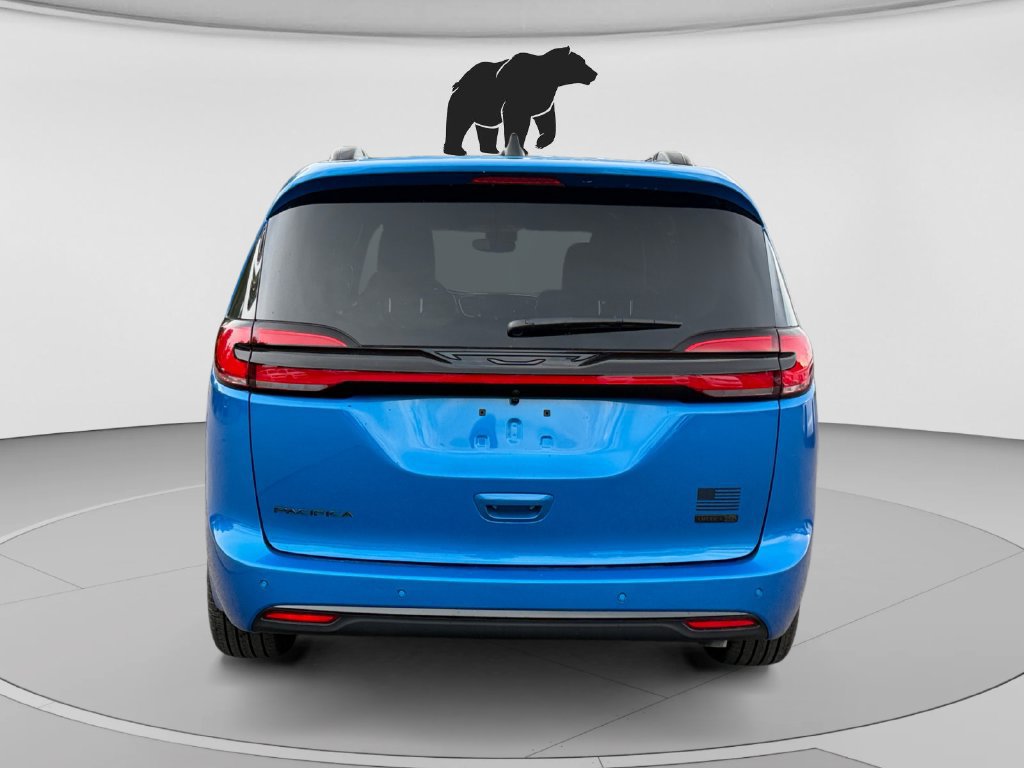 New 2027 Chrysler Pacifica Select AWD/4WD image 4