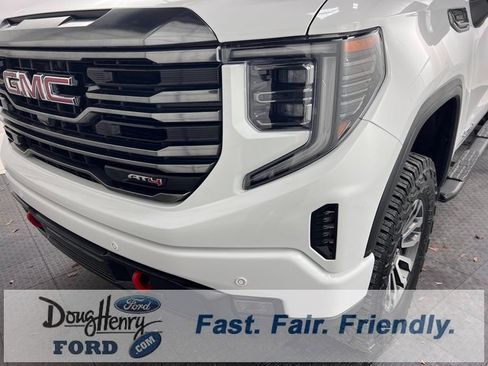 Used 2023 GMC Sierra 1500 AT4 w/ Technology Package image 10