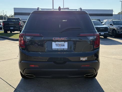 Used 2022 GMC Acadia SLT w/ Elevation Edition image 6