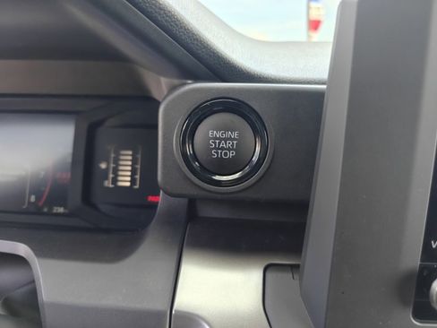 Used 2025 Toyota Tacoma SR5 image 16