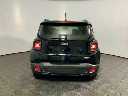 Used 2017 Jeep Renegade Latitude w/ Popular Equipment Group image 10