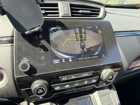 Used 2018 Honda CR-V Touring image 10