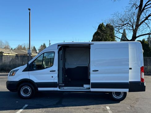 Used 2018 Ford Transit 250 148 Medium Roof image 21