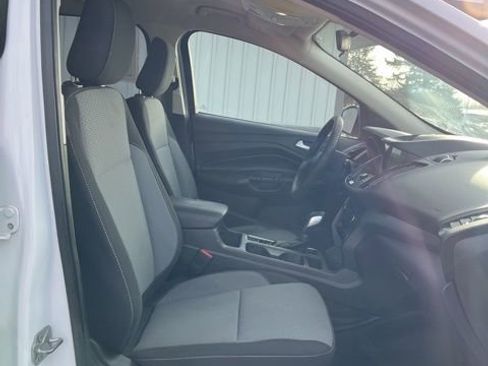 Used 2019 Ford Escape SE image 31