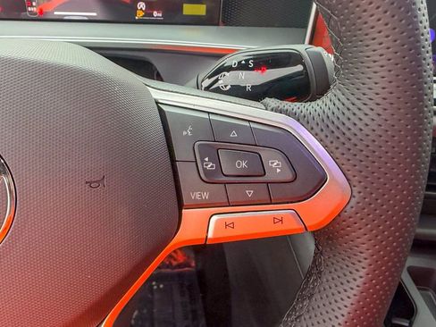 New 2026 Volkswagen Tiguan SE R-Line image 17