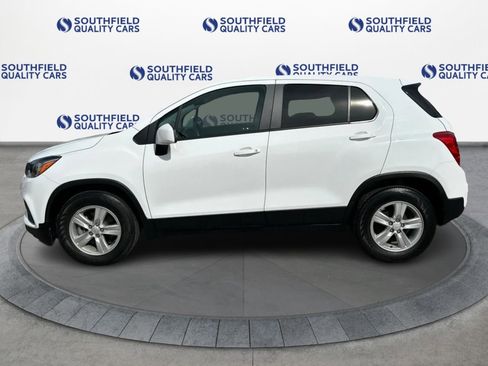 Used 2021 Chevrolet Trax LS w/ Tint and Cruise Package FWD image 3