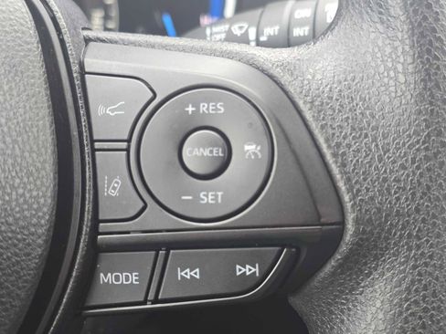 Certified 2025 Toyota RAV4 XLE image 36