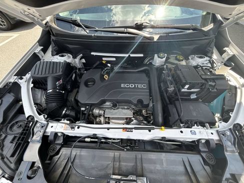 Used 2021 GMC Terrain SLE FWD image 17