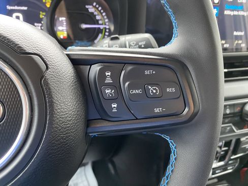 Used 2024 Jeep Wrangler Unlimited Rubicon 4xe image 22