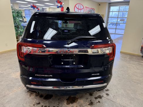 Used 2021 GMC Acadia Denali w/ Denali Ultimate Package image 9