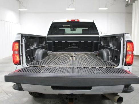 Used 2017 Chevrolet Silverado 2500 LT image 19