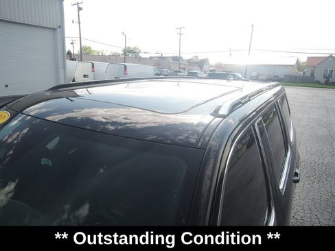 Used 2023 Jeep Grand Wagoneer Series III AWD/4WD image 5