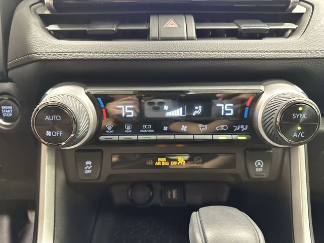 Used 2025 Toyota RAV4 XLE FWD image 24