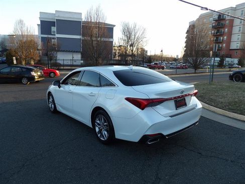 Used 2021 Toyota Avalon XLE w/ Moonroof Package image 19