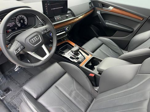 Used 2023 Audi Q5 e Premium w/ Convenience Package AWD/4WD image 17