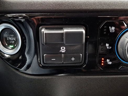 Certified 2025 Chevrolet Silverado 2500 LTZ w/ LTZ Convenience Package AWD/4WD image 25