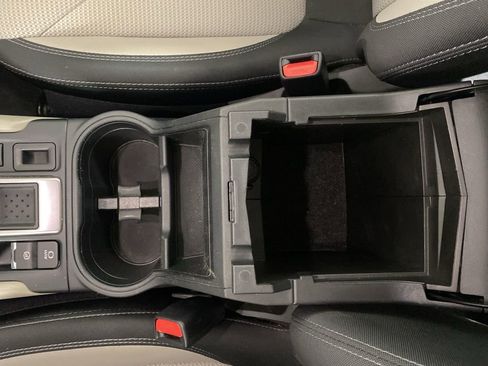 Used 2022 Subaru Forester Base image 22