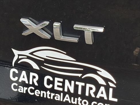 Used 2017 Ford Explorer XLT AWD/4WD image 29
