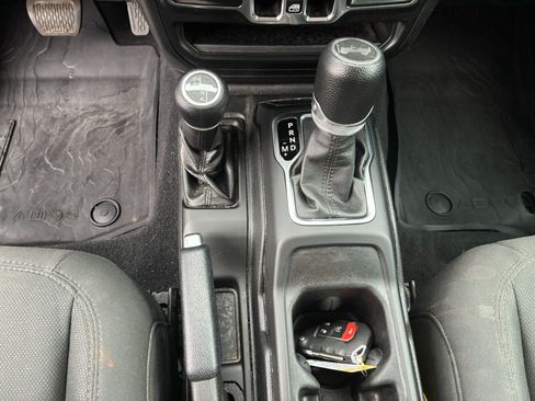 Used 2020 Jeep Wrangler Unlimited Sport AWD/4WD image 14