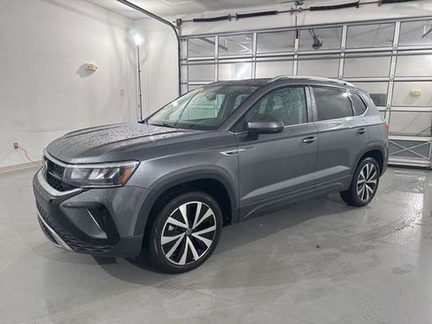 Used 2022 Volkswagen Taos SE image 4