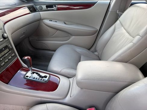 Used 2003 Lexus ES 330 FWD image 12
