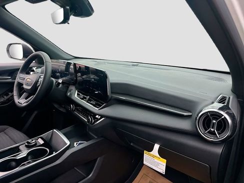 New 2026 Chevrolet Equinox LT w/ Safety and Technology Package FWD image 31
