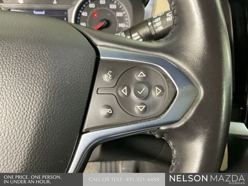 Used 2022 Chevrolet Traverse LT FWD image 46