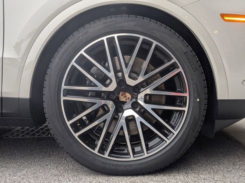 New 2026 Porsche Cayenne S image 30