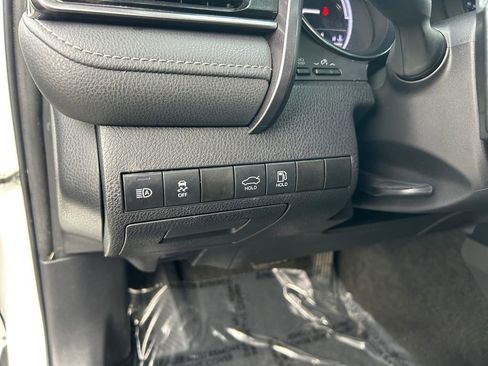 Used 2019 Toyota Camry SE image 22