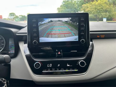 Used 2020 Toyota Corolla LE image 25