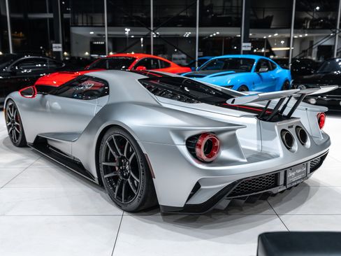 Used 2019 Ford GT image 3