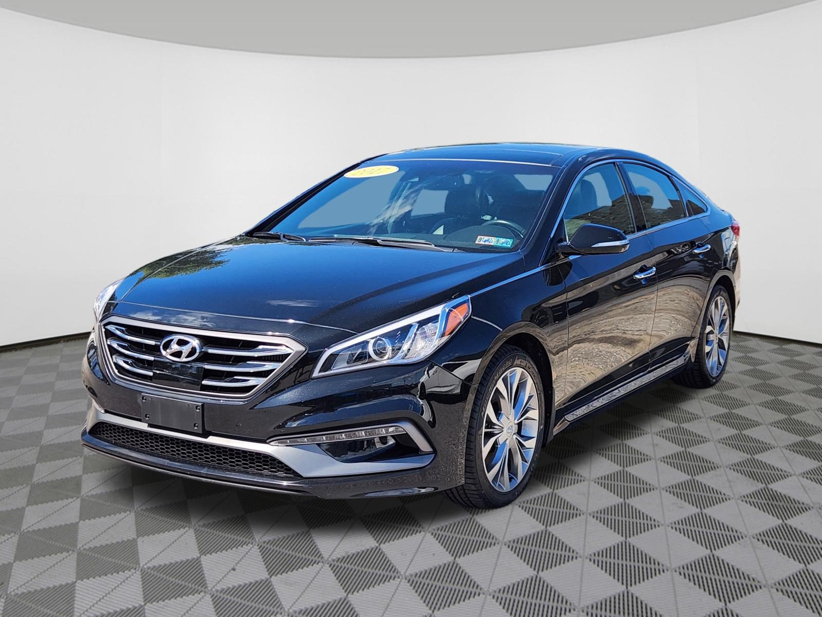 Used 2017 Hyundai Sonata Limited 2.0T FWD image 2