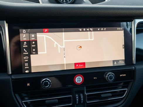 New 2026 Porsche Macan image 18