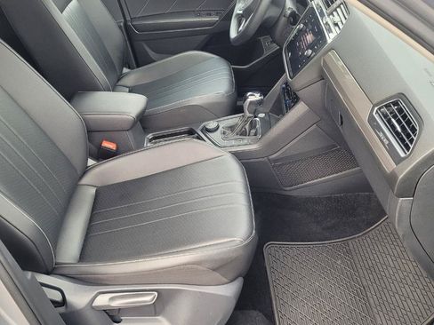 Used 2022 Volkswagen Tiguan SE AWD/4WD image 24