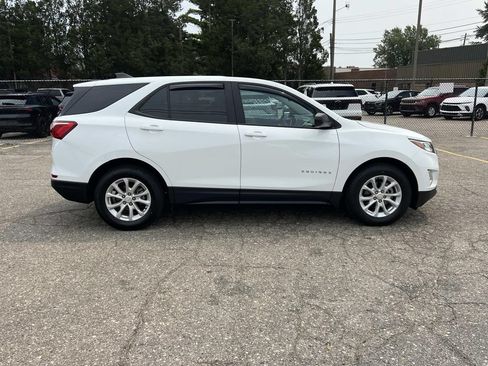 Used 2021 Chevrolet Equinox LS w/ LS Convenience Package FWD image 6