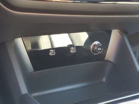 Used 2025 Audi Q6 e-tron Premium w/ Convenience Package image 29