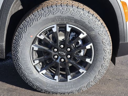 New 2026 Chevrolet Traverse Z71 w/ Enhanced Driving Package image 11