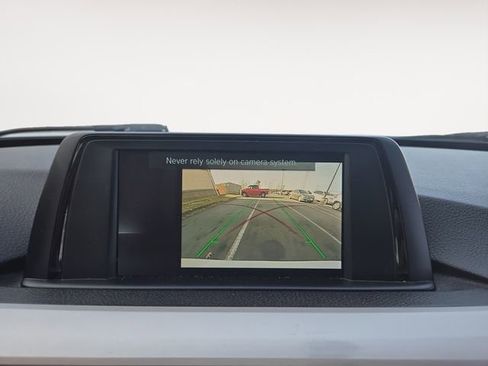 Used 2018 BMW 320i Sedan image 23