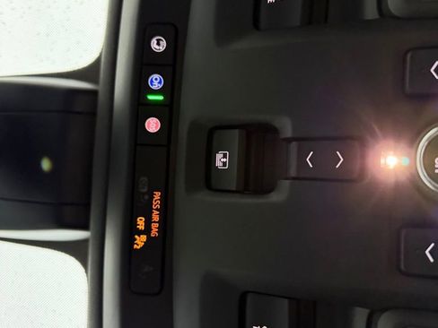 Certified 2022 GMC Yukon AT4 image 37