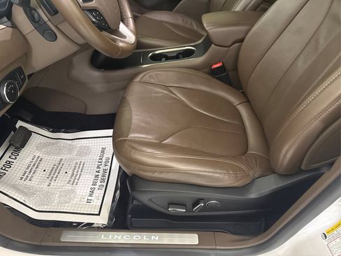 Used 2017 Lincoln MKC Reserve FWD image 30